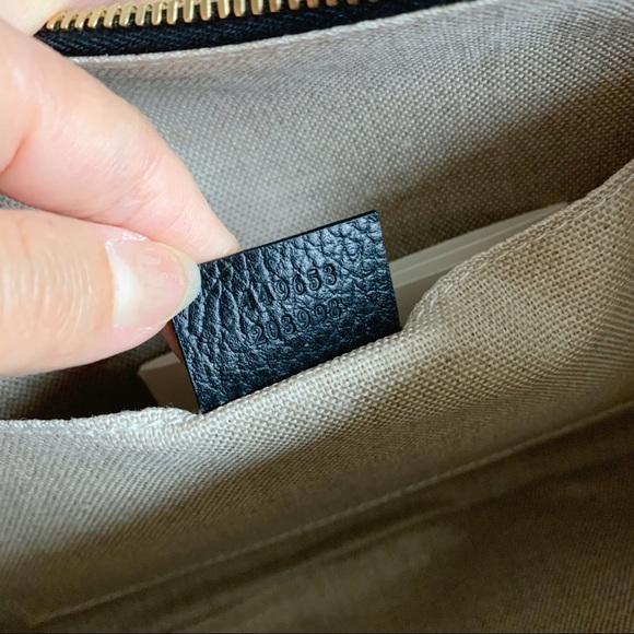 NWT Authentic Gucci Oversized Leather Zip Clutch - Picture 10 of 10